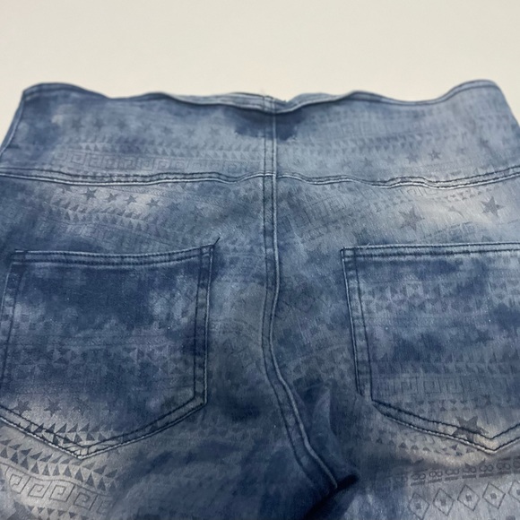 Dazl High Waist Distressed Jeans. Size 14. Blue. - Picture 8 of 9